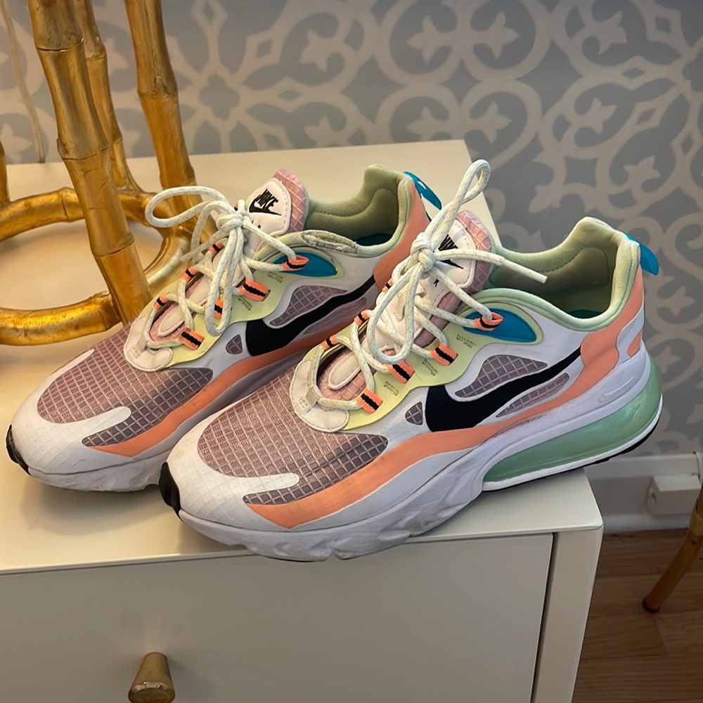 Nike Shoes. size 8